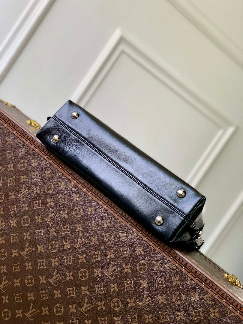 LV M28160 Louis Vuitton CarryAll East West Bag Black