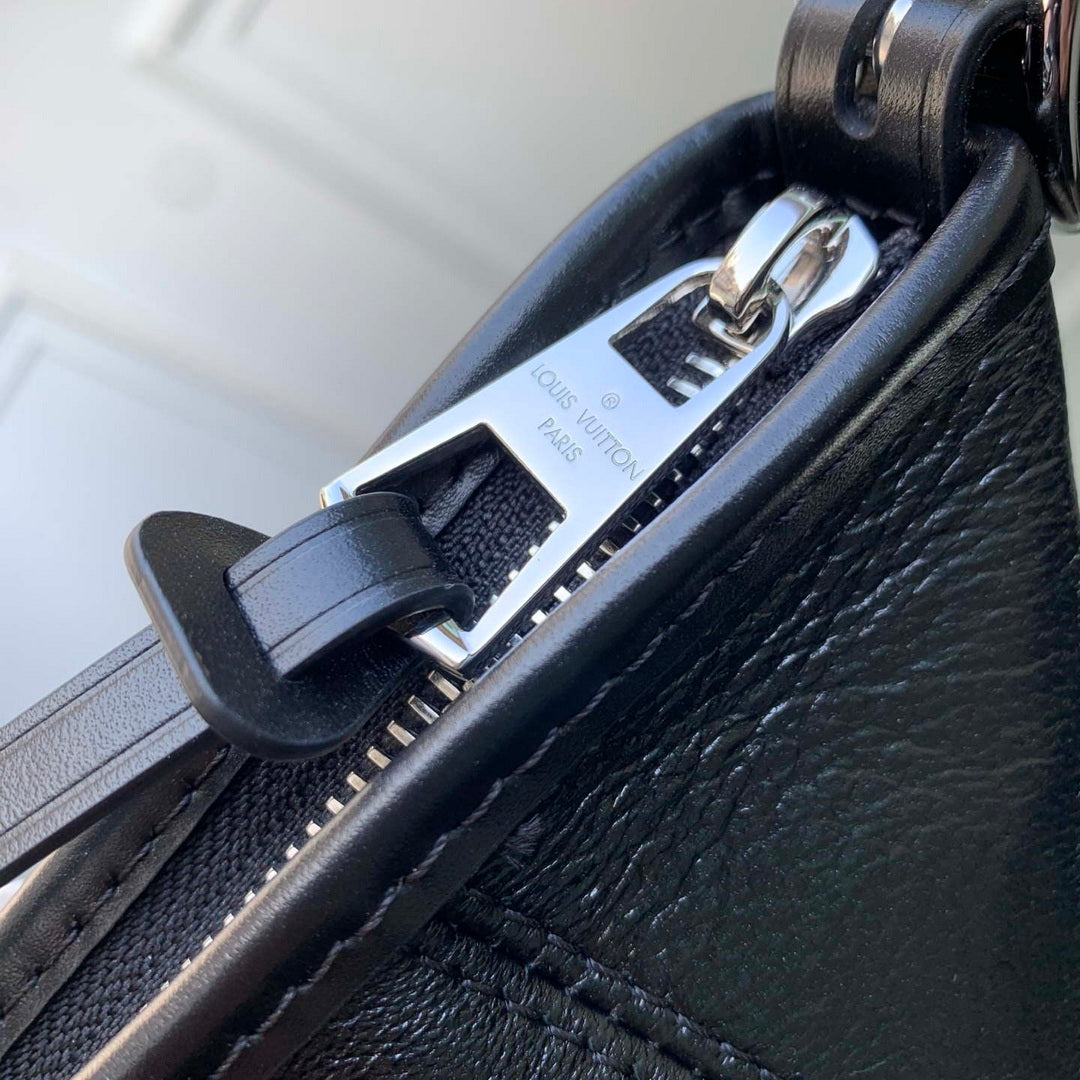 LV M28160 Louis Vuitton CarryAll East West Bag Black