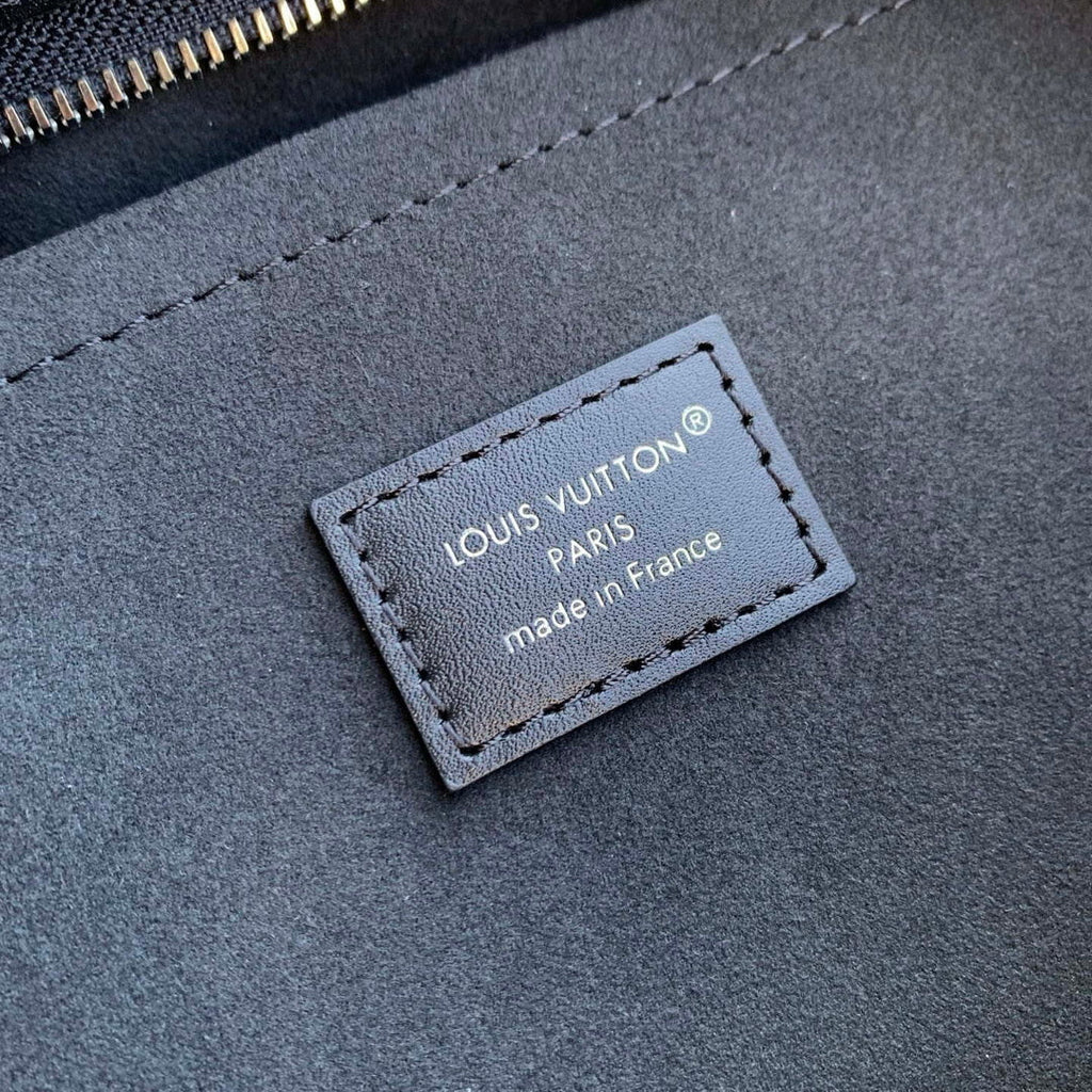 LV M28160 Louis Vuitton CarryAll East West Bag Black