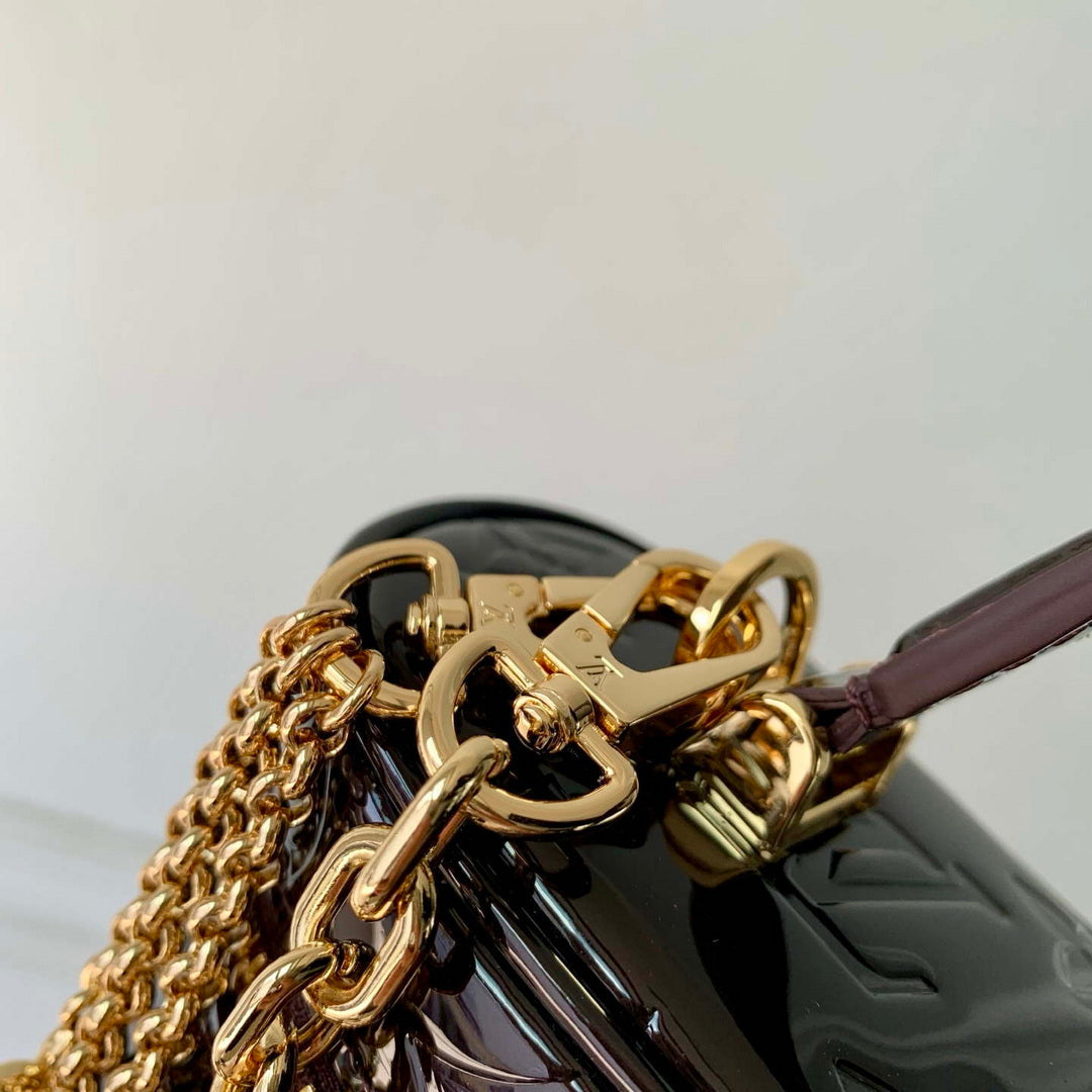 LV M28334 Louis Vuitton Vanity Chain Pouch Bag Datewood