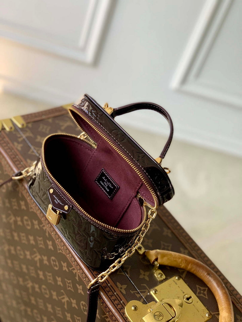 LV M28334 Louis Vuitton Vanity Chain Pouch Bag Datewood