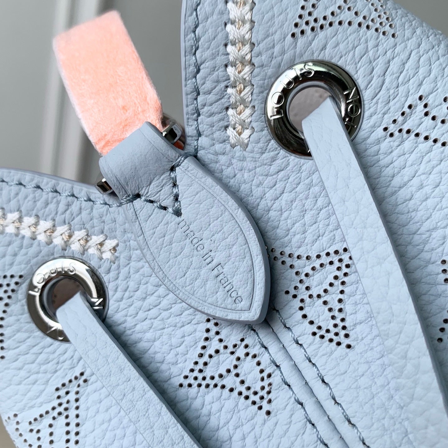 LV M28885 Louis Vuitton Bella Handbag Bleu Olympe