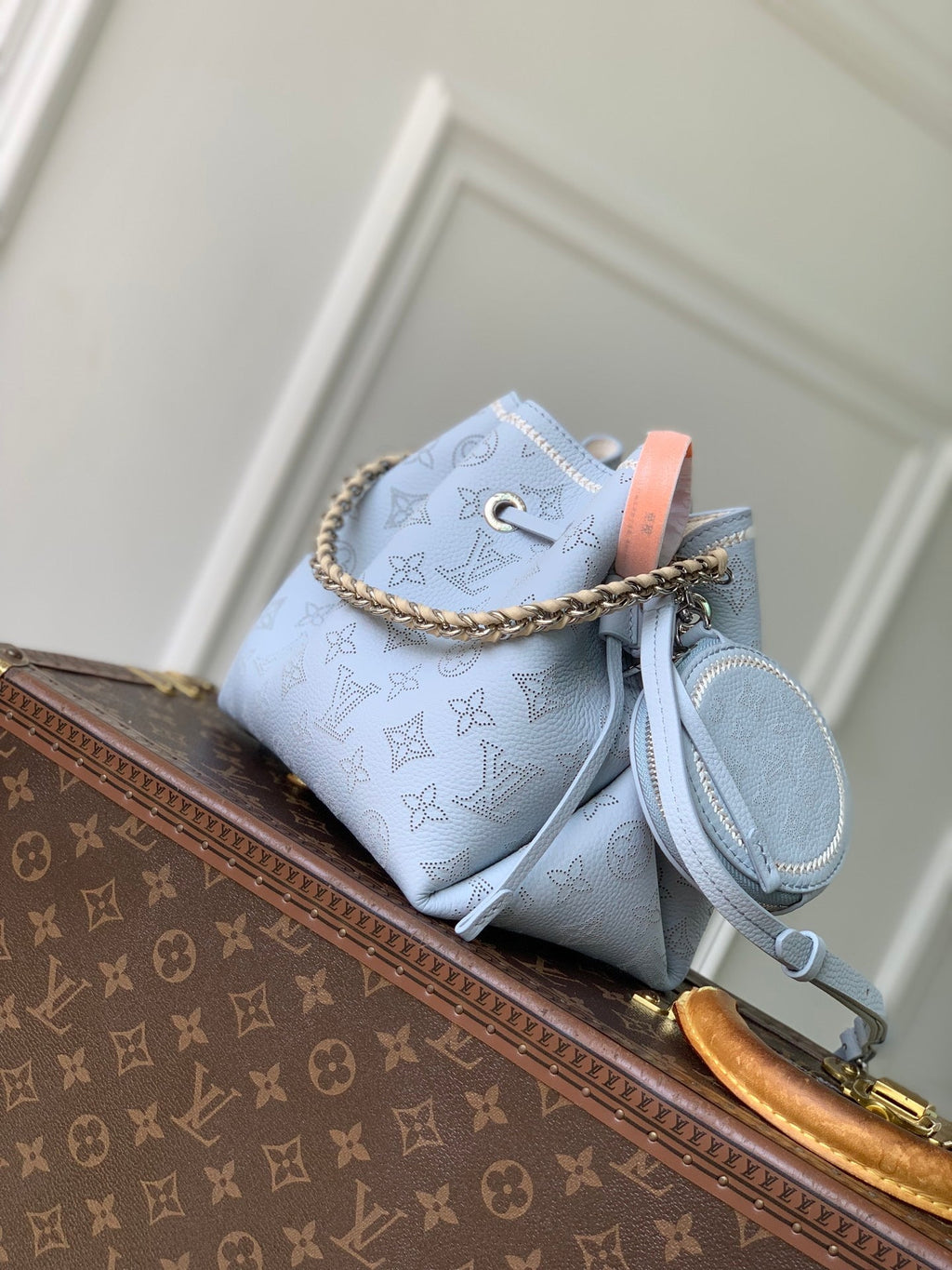 LV M28885 Louis Vuitton Bella Handbag Bleu Olympe