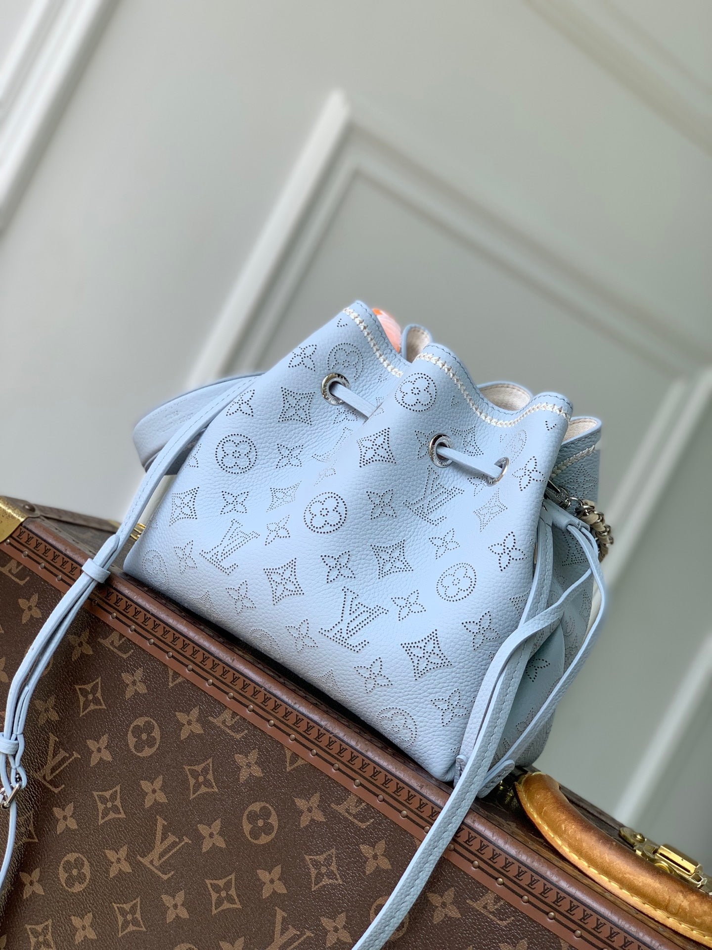 LV M28885 Louis Vuitton Bella Handbag Bleu Olympe