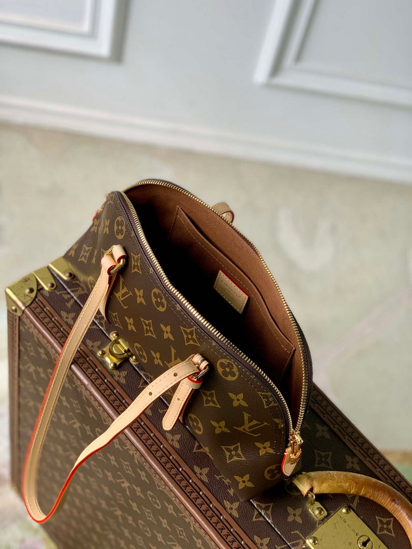 LV M28953 Louis Vuitton Squire East West Bag