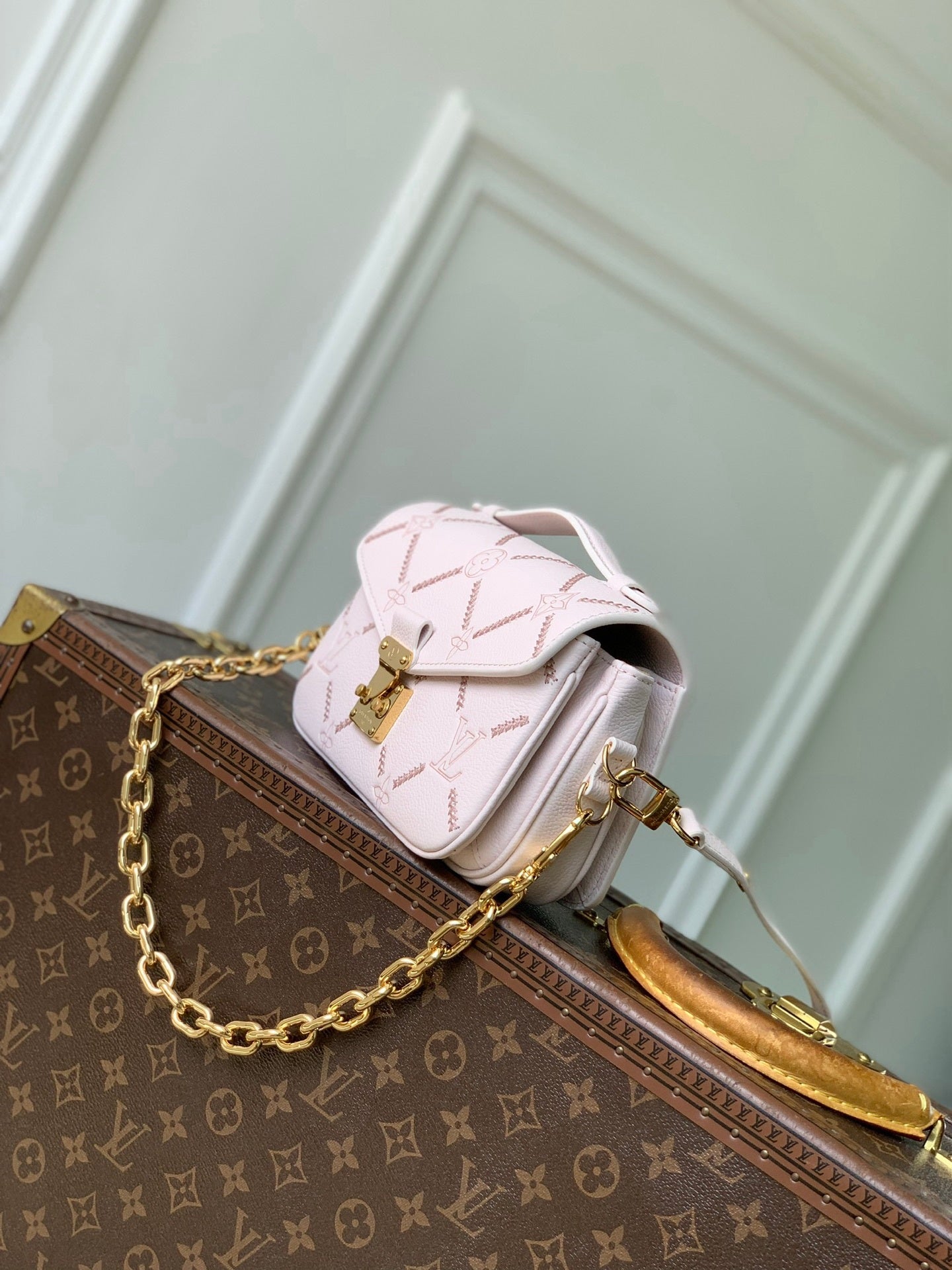 LV M29488 Louis Vuitton Pochette Métis East West Bag Light Bliss Couture - Default Title - View 2