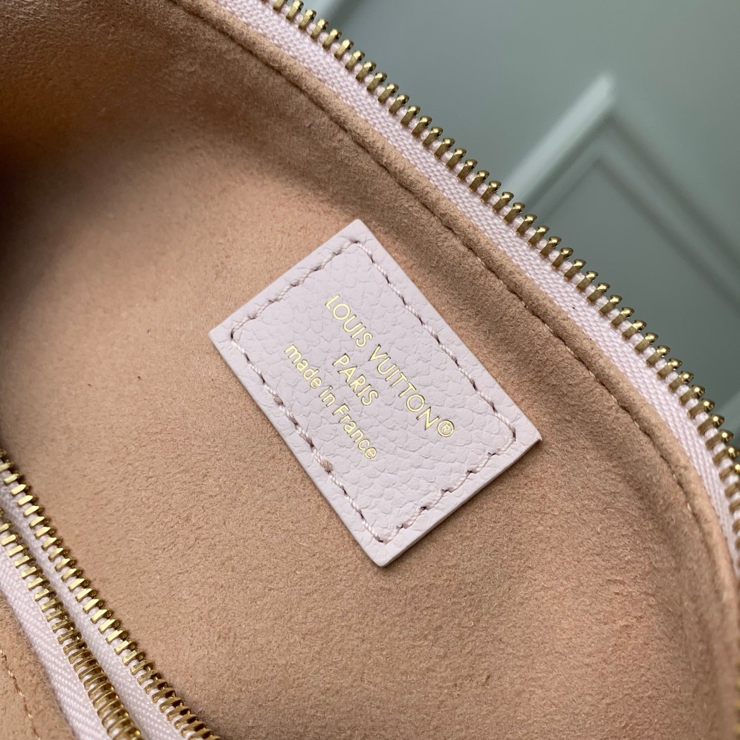 LV M29495 Louis Vuitton Pochette Liv Bag Light Bliss Couture - Default Title - View 8