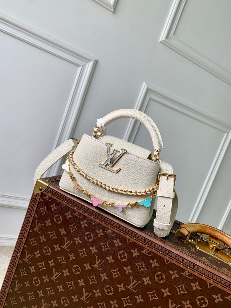 LV M29608 Louis Vuitton Capucines Mini Bag Taurillon Leather Off-white