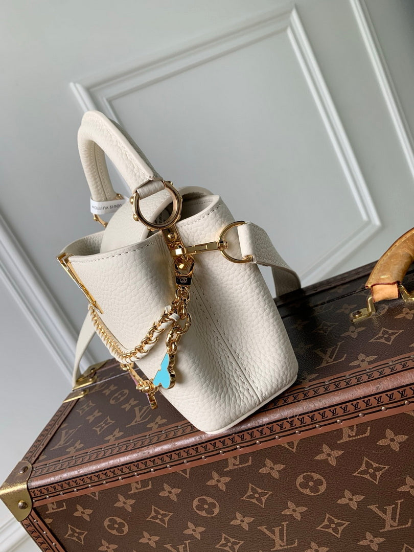 LV M29608 Louis Vuitton Capucines Mini Bag Taurillon Leather Off-white