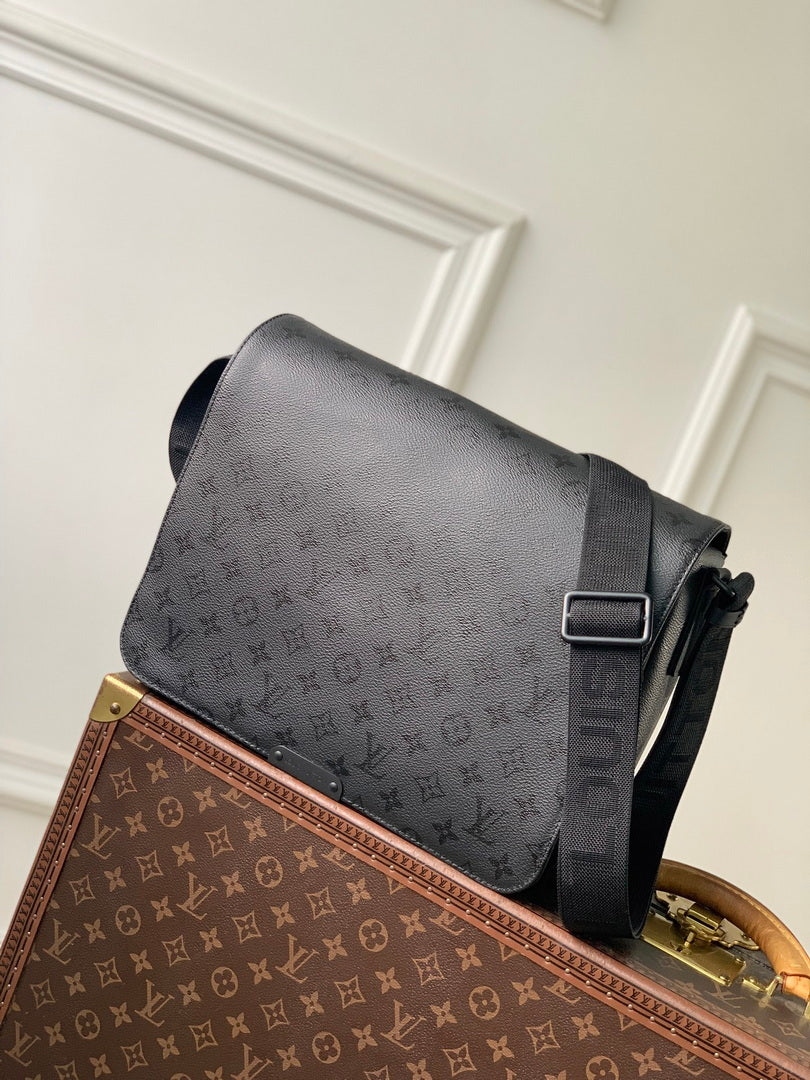 LV M2A192 Louis Vuitton Bastille MM Messenger Bag Black