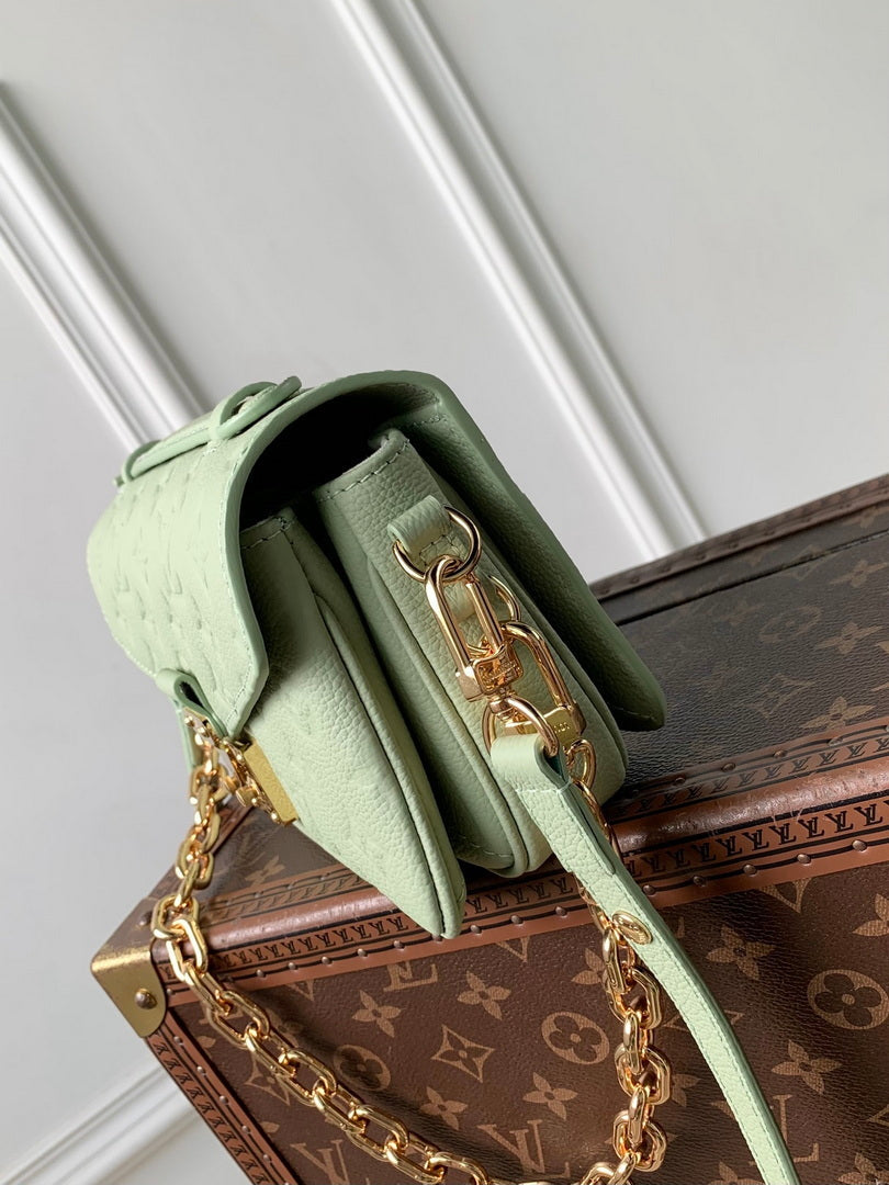 LV M2A339 Louis Vuitton Pochette Métis East-West Bag Minty