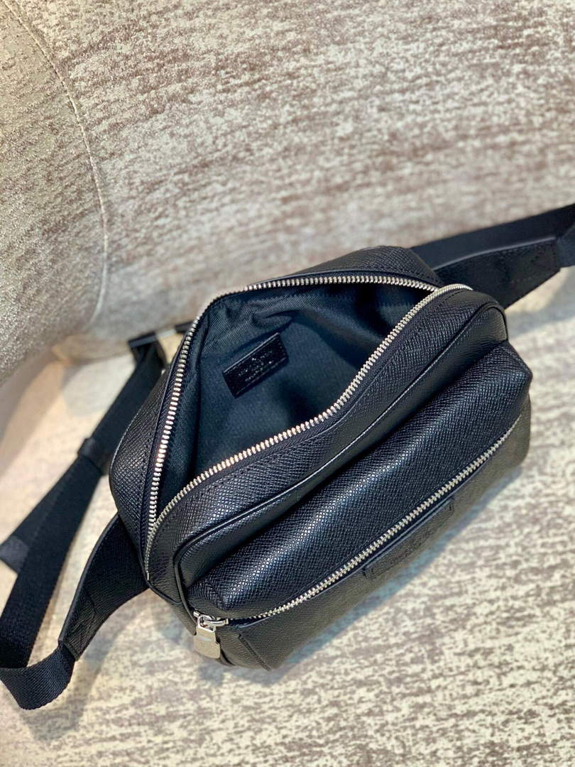 LV M30245 Louis Vuitton Outdoor Bumbag Black - Default Title - View 5