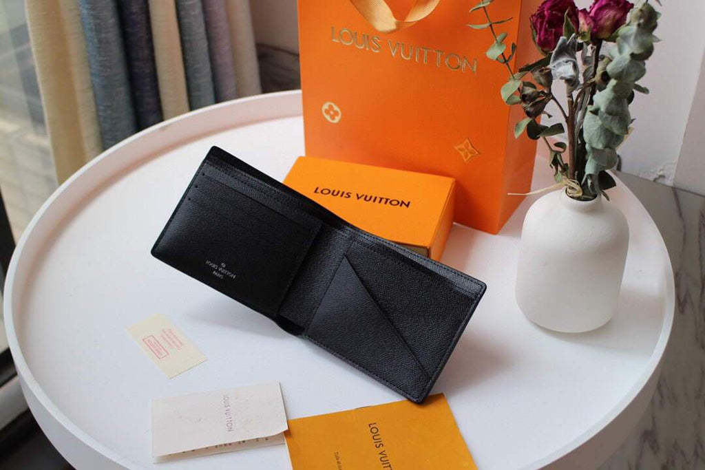 LV M30295 Louis Vuitton Multiple Wallet taiga Black
