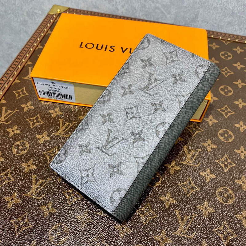LV M30298 Louis Vuitton Brazza Wallet Taiga leather