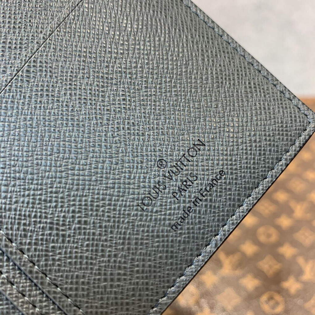 LV M30298 Louis Vuitton Brazza Wallet Taiga leather