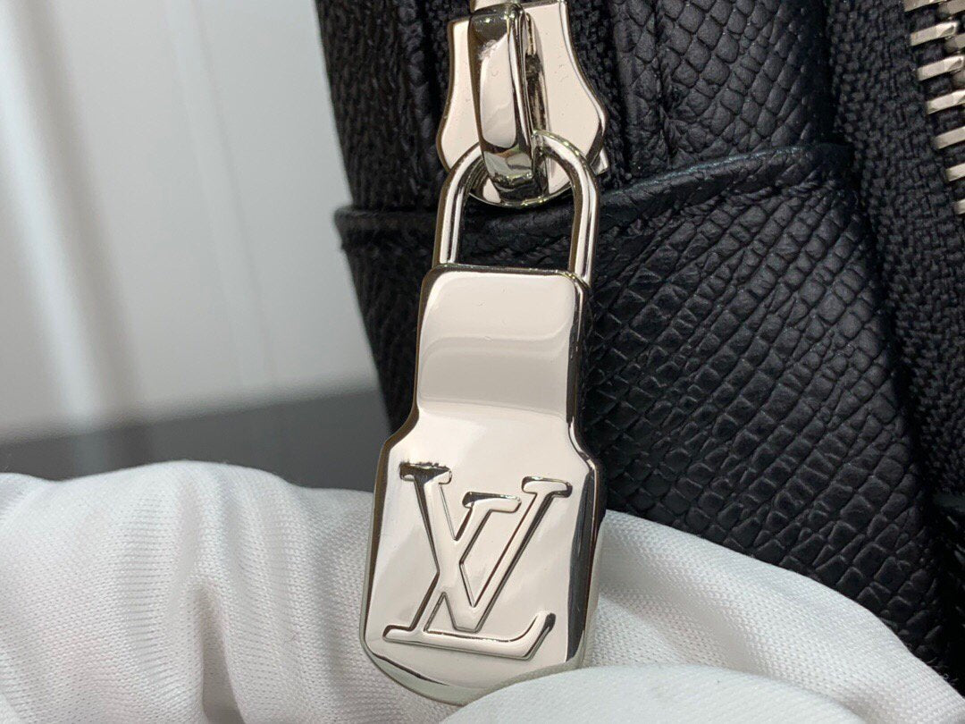 LV M30443 Louis Vuitton Avenue Sling Bag Black - luxibagsmall