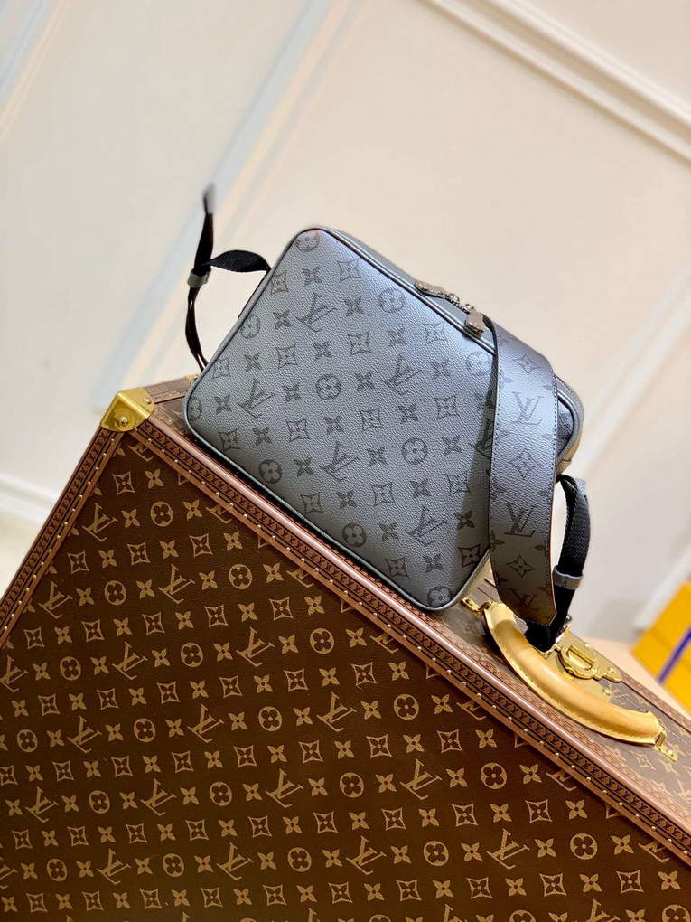 LV M30830 Louis Vuitton Outdoor Messenger Silver - Default Title - View 2