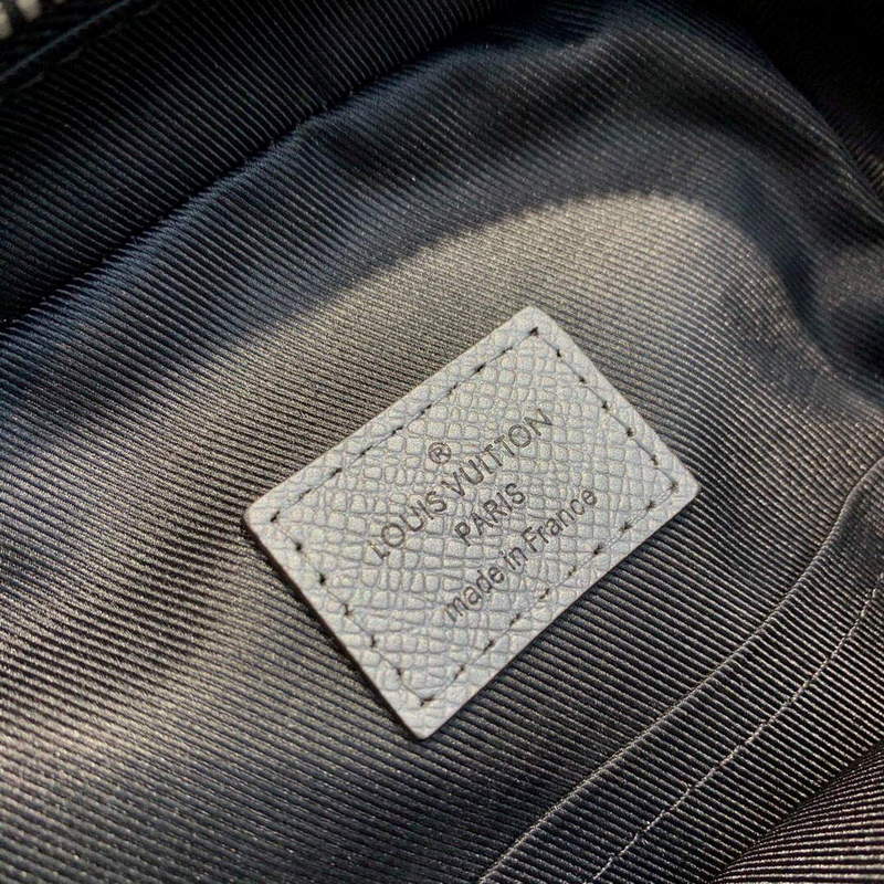 LV M30833 Louis Vuitton Outdoor Slingbag Gunmetal gray