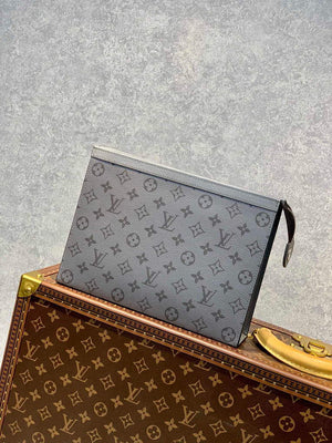 LV M30840 Louis Vuitton Pochette Voyage MM Taiga leather - Default Title - View 1