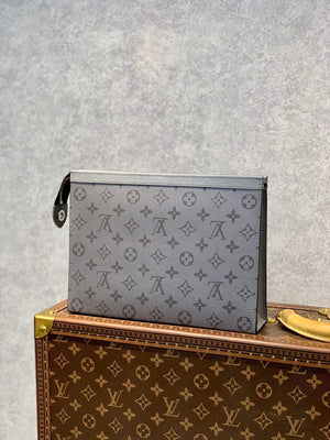 LV M30840 Louis Vuitton Pochette Voyage MM Taiga leather - Default Title - View 2