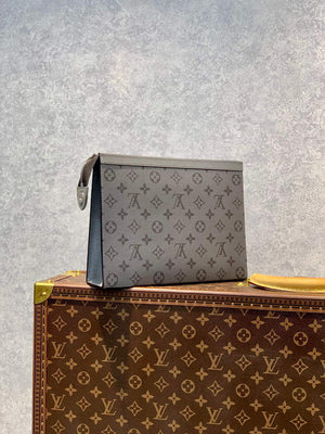 LV M30840 Louis Vuitton Pochette Voyage MM Taiga leather - Default Title - View 3