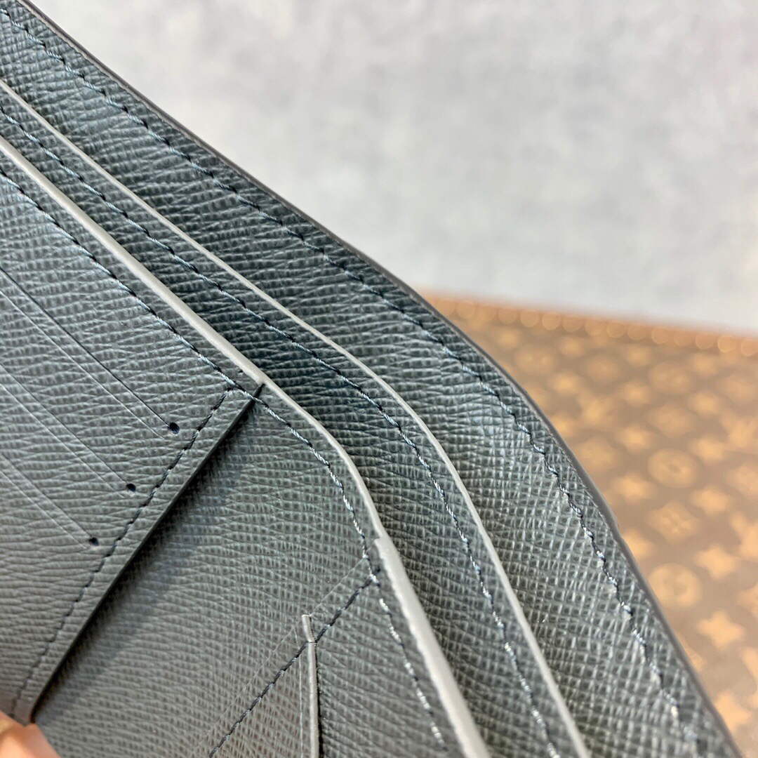 LV M30843 Louis Vuitton Multiple Wallet Gunmetal Gray