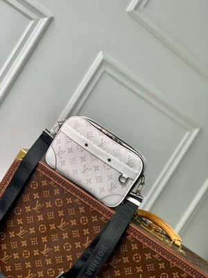 LV M31069 Louis Vuitton M14073 Alpha Messenger Bag Optic White - Default Title - View 1