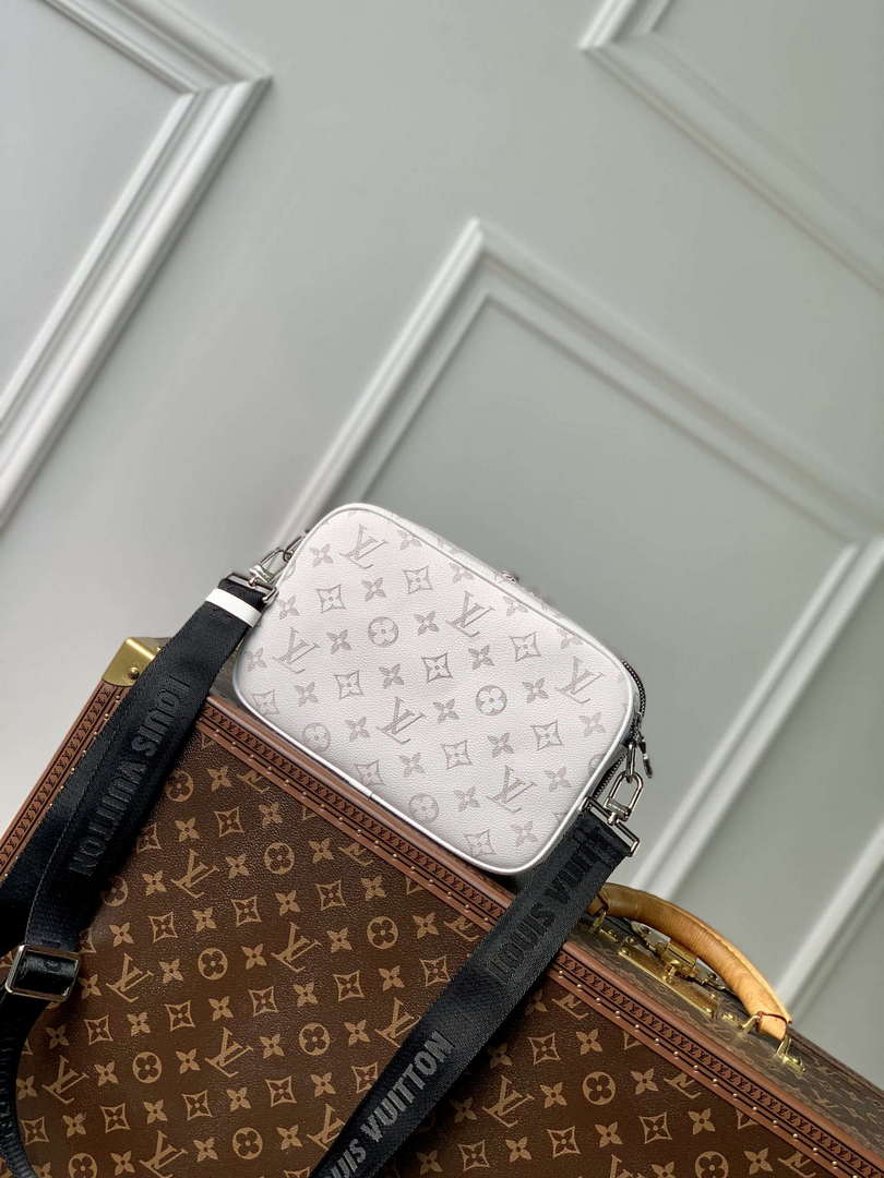 LV M31069 Louis Vuitton M14073 Alpha Messenger Bag Optic White - Default Title - View 3