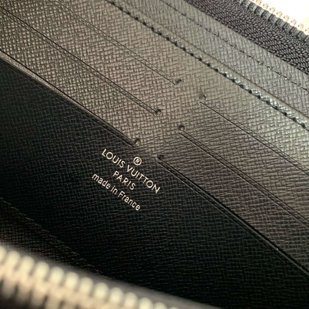 LV M31071 Louis Vuitton Zippy Wallet Black EPI - Default Title - View 8