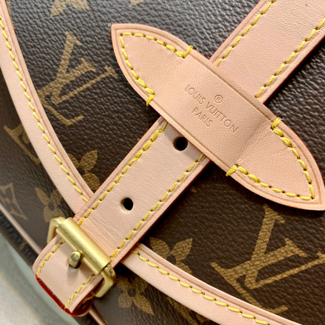 LV M40710 Louis Vuitton Saumur Messenger Monogram Bag - Default Title - View 5