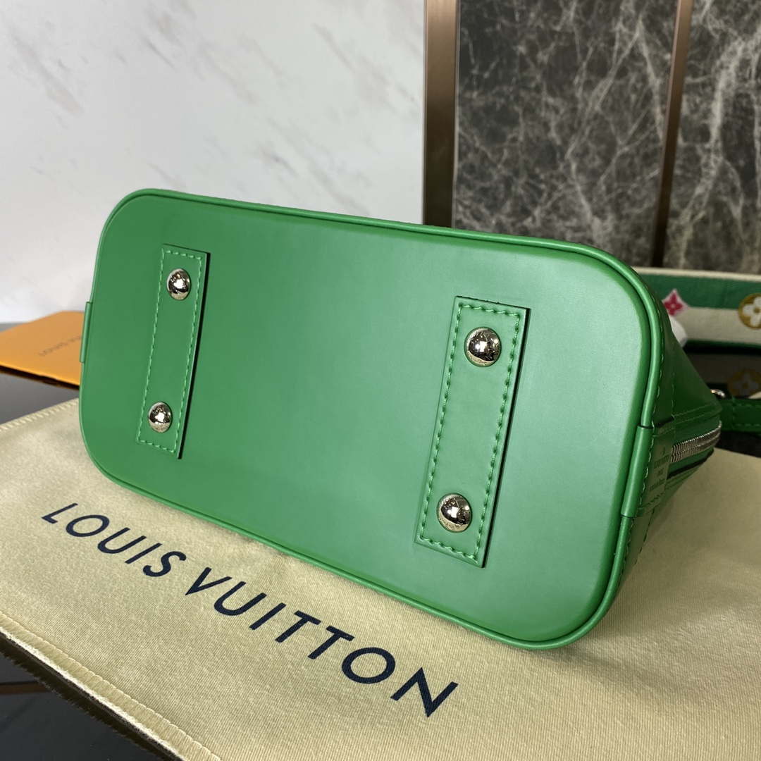 LV M40862 Louis Vuitton Alma BB Epi Handbag Green - Default Title - View 4