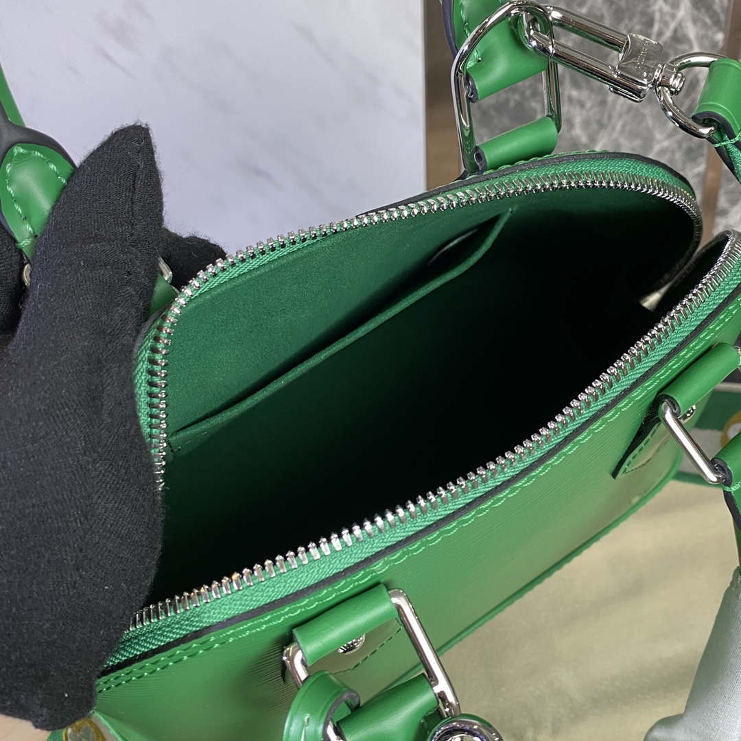 LV M40862 Louis Vuitton Alma BB Epi Handbag Green - Default Title - View 9