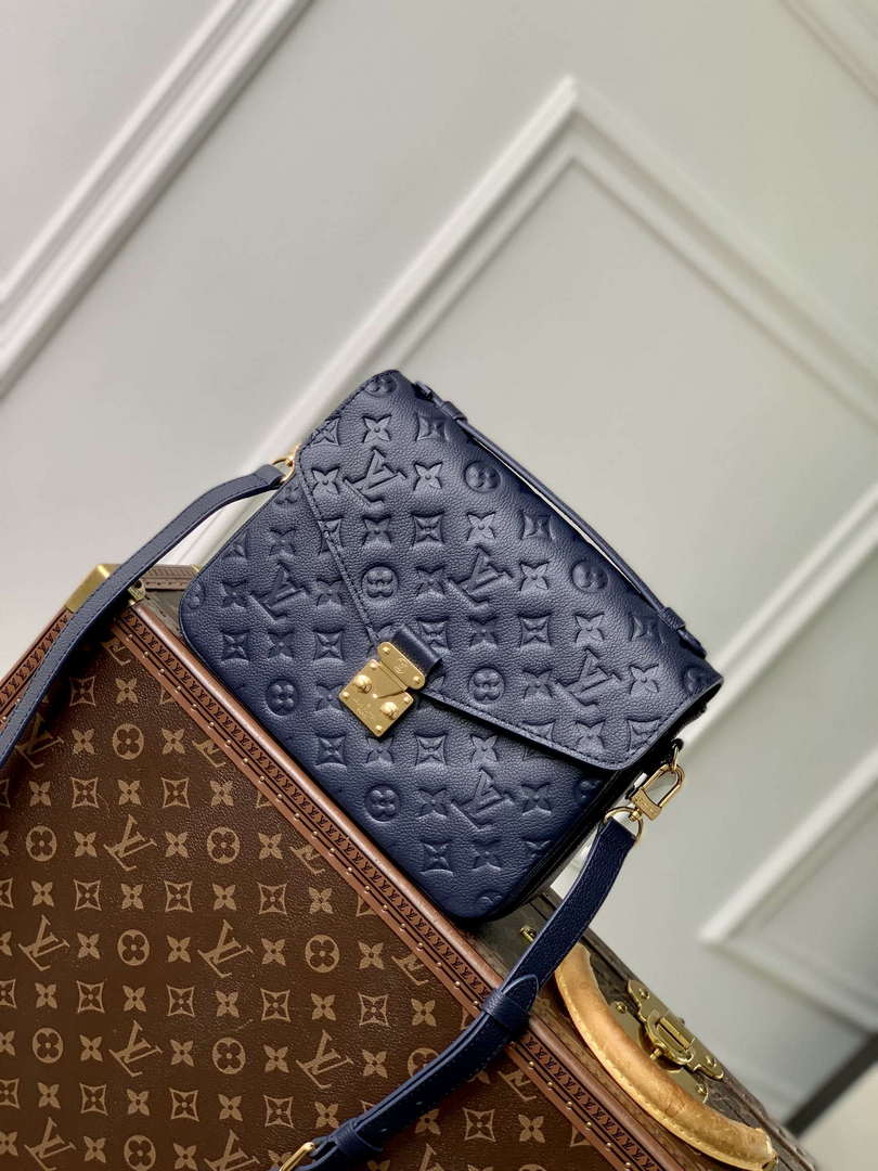 LV M41487 Louis Vuitton Pochette M¨¦tis Handbag Dark Blue