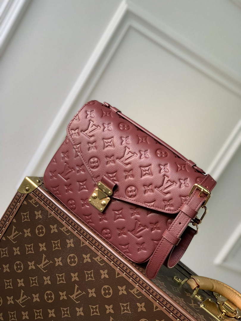 LV M41487 Louis Vuitton Pochette M¨¦tis Handbag Wine Red
