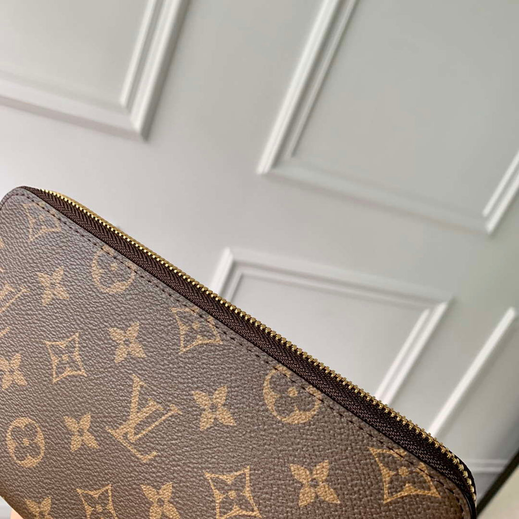 LV M42616 Louis Vuitton Zippy Wallet Monogram coated canvas