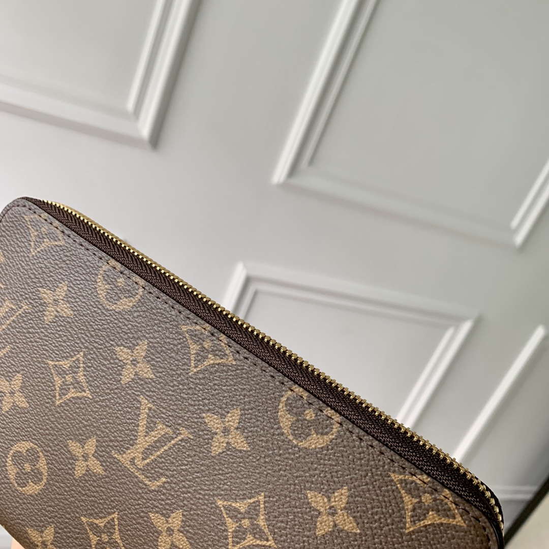 LV M42616 Louis Vuitton Zippy Wallet Monogram coated canvas