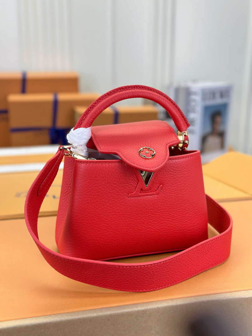 LV M43935 Louis Vuitton Capucines Mini Handbag Taurillon Red - Default Title - View 3
