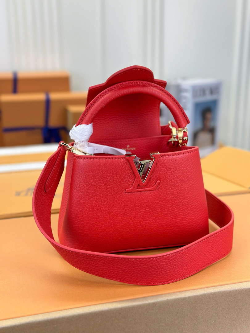 LV M43935 Louis Vuitton Capucines Mini Handbag Taurillon Red - Default Title - View 4