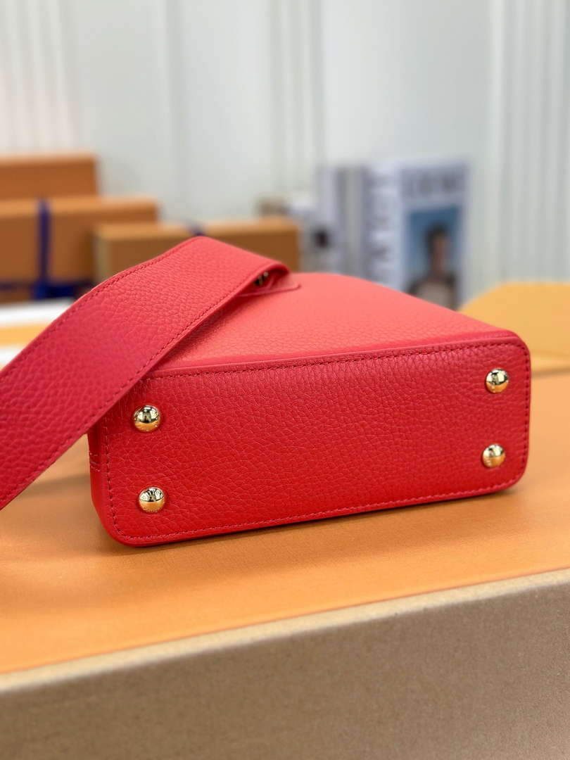 LV M43935 Louis Vuitton Capucines Mini Handbag Taurillon Red - Default Title - View 7