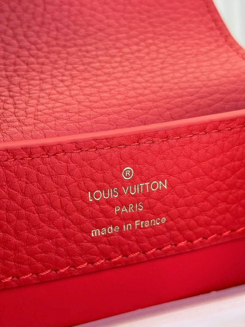 LV M43935 Louis Vuitton Capucines Mini Handbag Taurillon Red