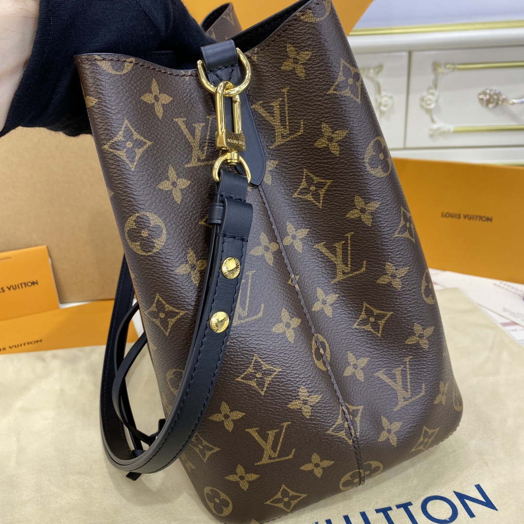 LV M44020 Louis Vuitton N¨¦ONO¨¦ MM Bag Monogram Black