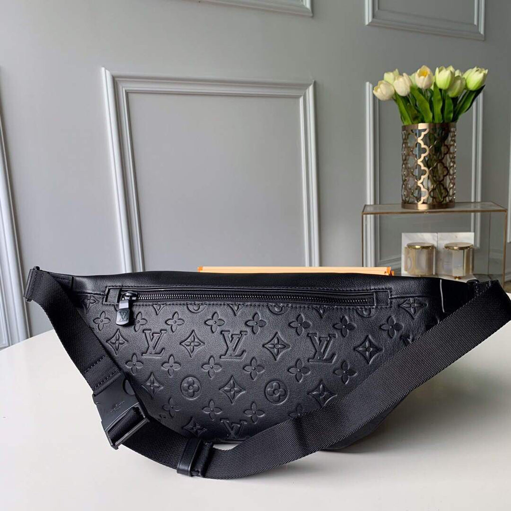 LV M44388 Louis Vuitton Discovery Bumbag Black