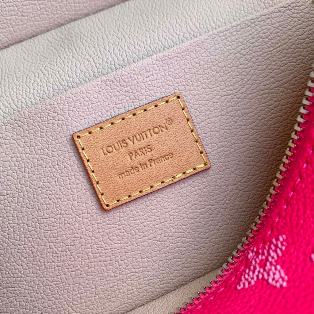 LV M44495 Louis Vuitton Nice Mini Beauty Case Fuchsia