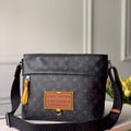 LV M45217 Louis Vuitton Gaston Labels Besace Zippee Medium Messenger Bag Black