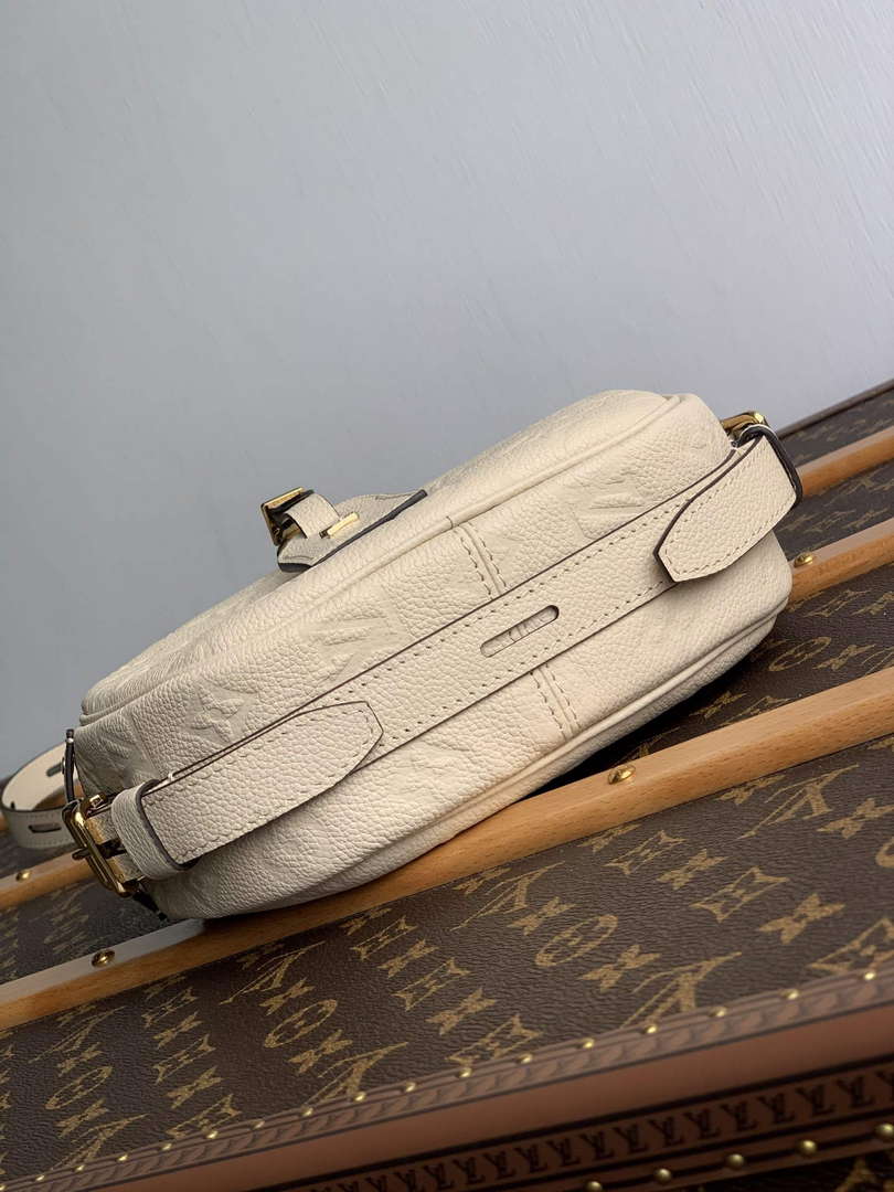 LV M45276 Louis Vuitton Boite Chapeau Souple Shoulder Bag Beige - Default Title - View 3