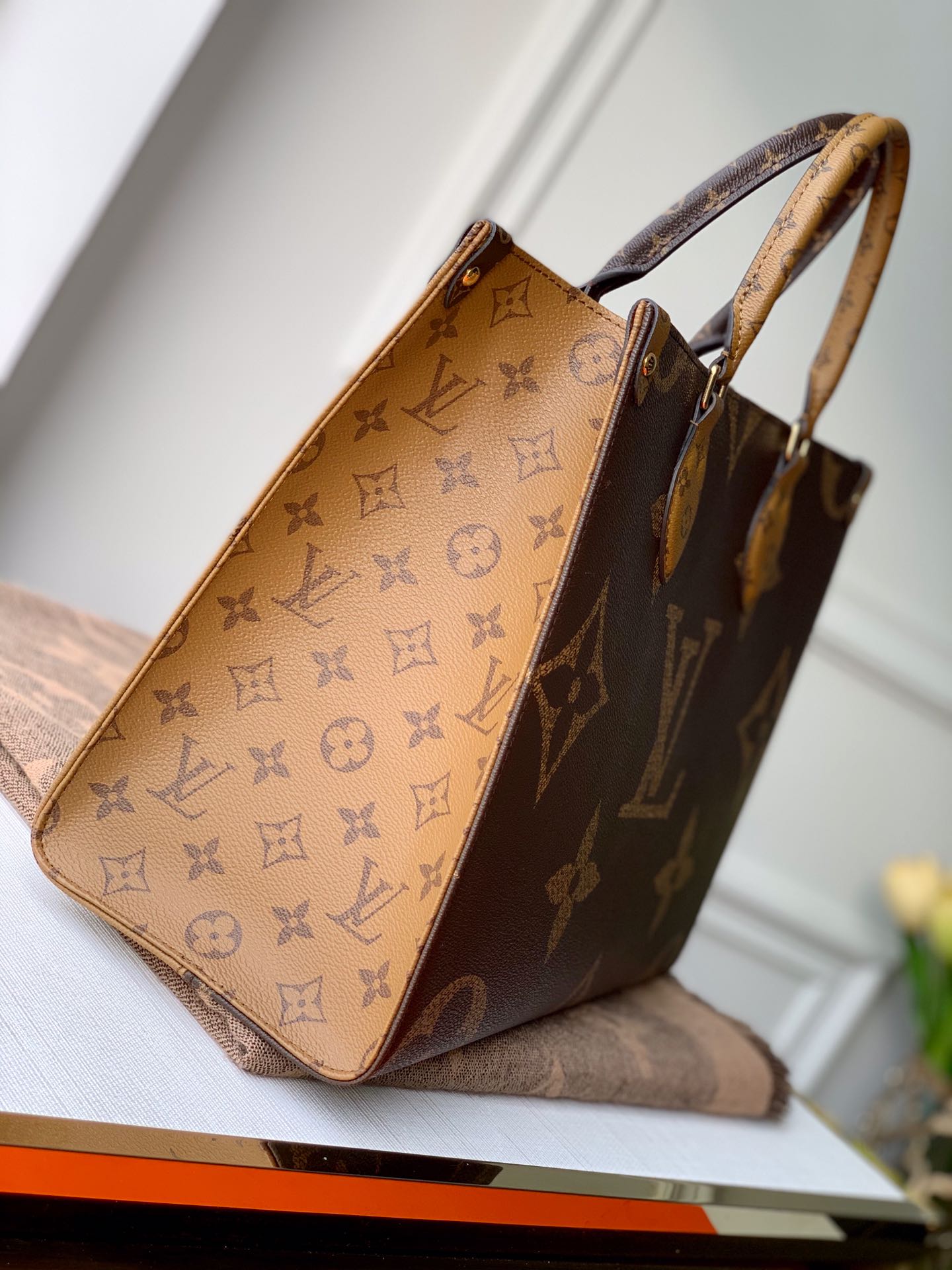 LV M45321 Louis Vuitton Onthego MM Bag M45320 Monogram and Monogram Reverse - Default Title - View 4
