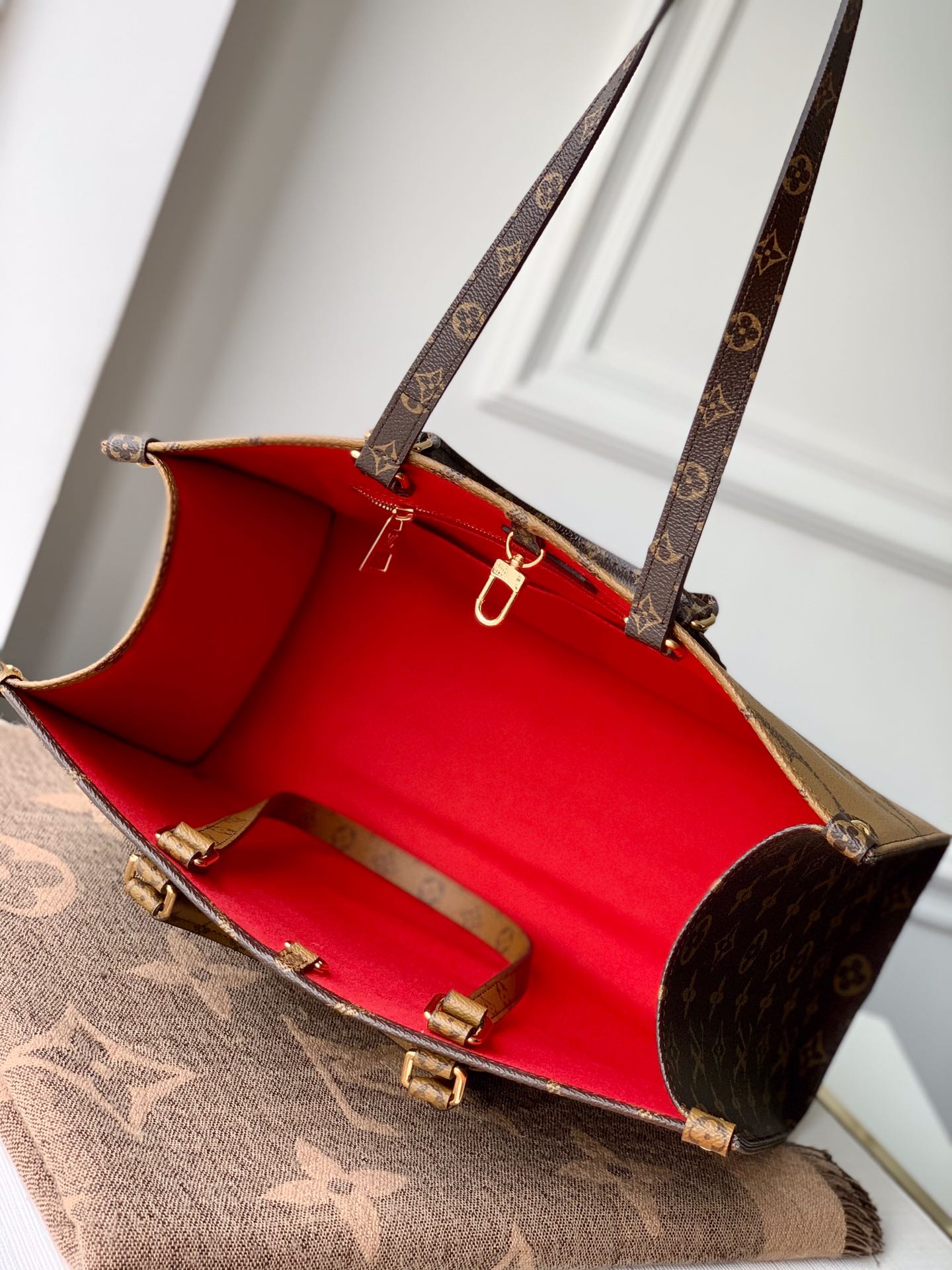 LV M45321 Louis Vuitton Onthego MM Bag M45320 Monogram and Monogram Reverse - Default Title - View 6