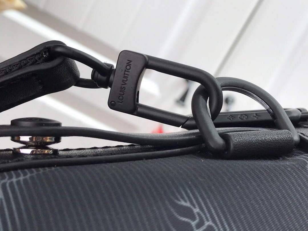 LV M45604 Louis Vuitton 2054 Expandable Polochon Bag Black - luxibagsmall
