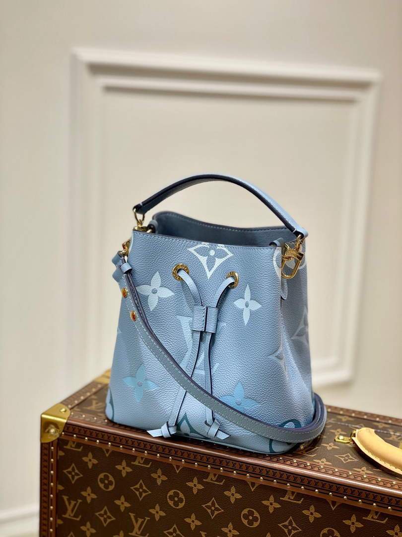 LV M45709 Louis Vuitton N¨¦ONO¨¦ BB Bag Summer Blue