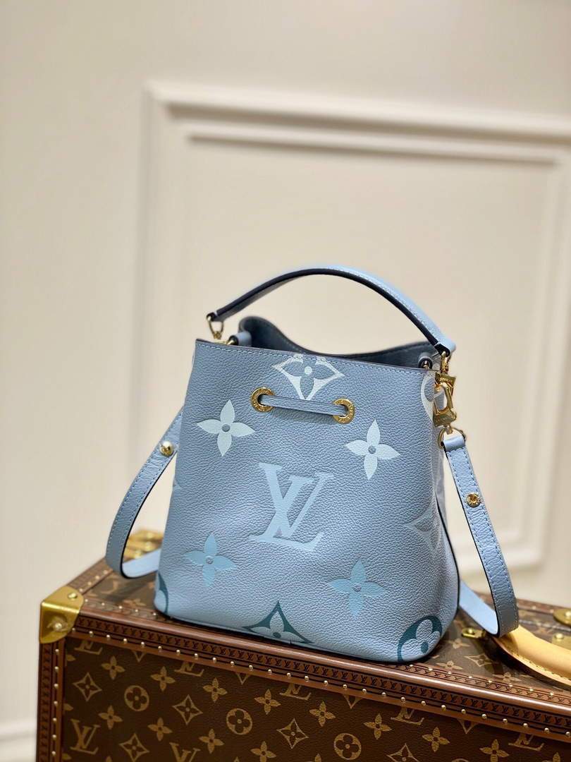 LV M45709 Louis Vuitton N¨¦ONO¨¦ BB Bag Summer Blue